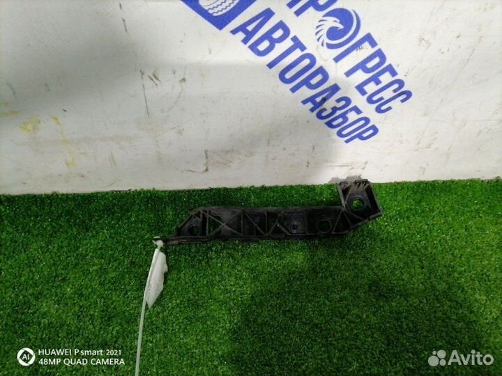 Крепление бампера переднее левое Kia Ceed хэтчбэк