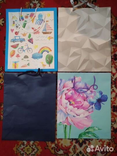 Пакеты бумажные подарочные