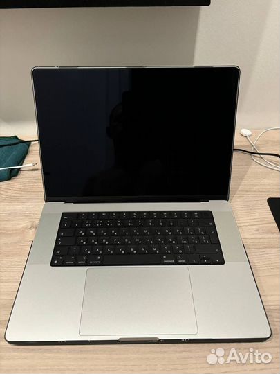 Macbook pro 16 m1 16gb 1tb