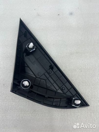 Заглушка перед зеркалом передняя левая Hyundai