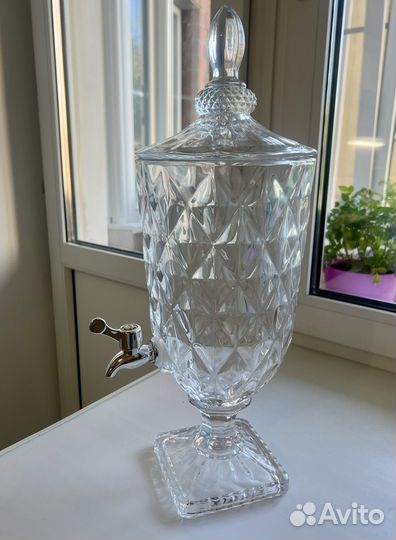 Лимонадница с краном новая