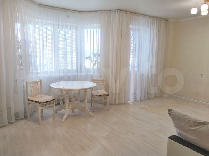 2-к. квартира, 61 м², 3/9 эт.