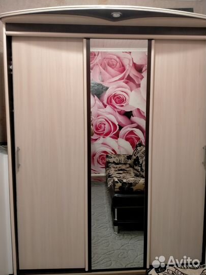 Шкаф купе трёхдверный