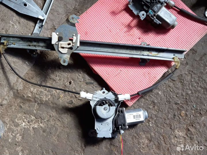 Электро стеклоподъемник nissan note E11