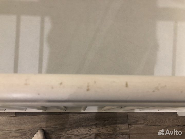 Кроватка детская с маятником