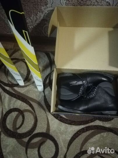 Лыжные ботинки