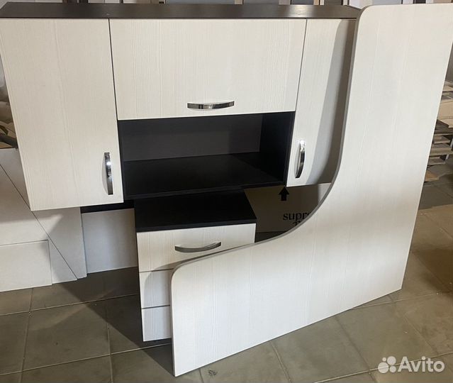 Стол угловой с тумбой и полкой