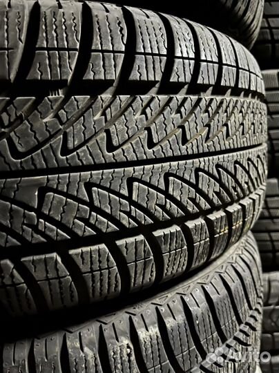 Goodyear UltraGrip 8 225/40 R18