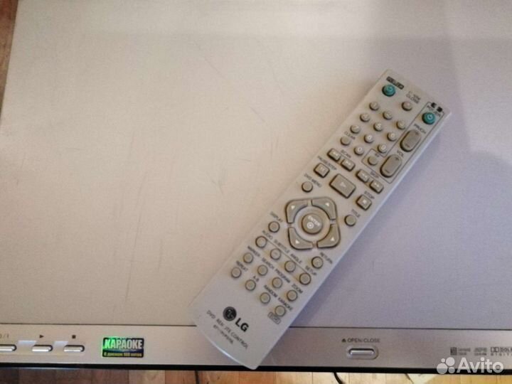 DVD плеер LG dke573xb