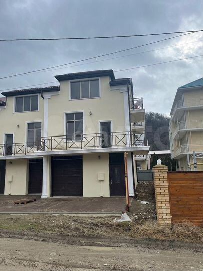 Таунхаус 180 м² на участке 1,5 сот.