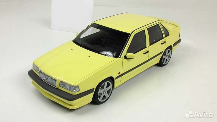 Вольво Volvo 850 T-5R 1995 Седан Autoart 1:18