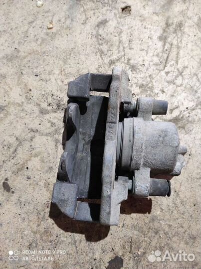 Передний правый суппорт Ford focus2, Mazda 3 BK