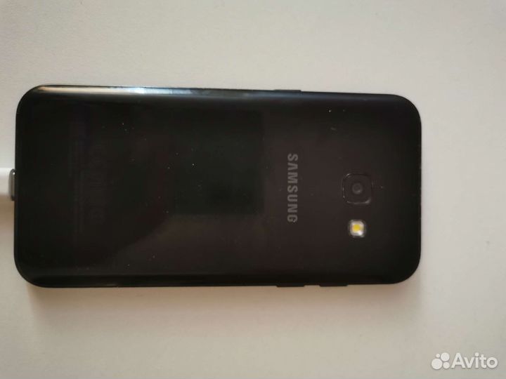 Телефон Samsung galaxy a3 2017