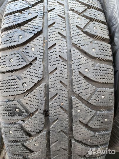 Bridgestone Ice Cruiser 7000 235/60 R17