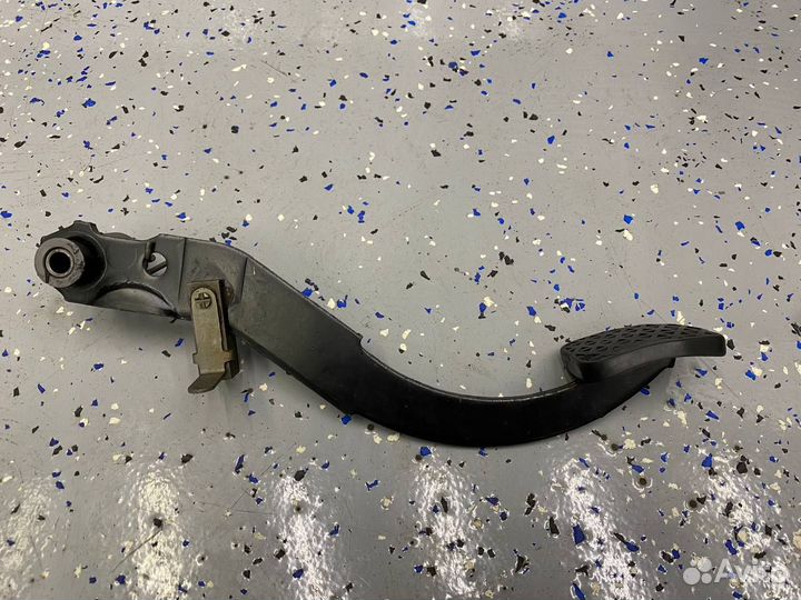 Педаль тормоза BMW E34 535 M30B35