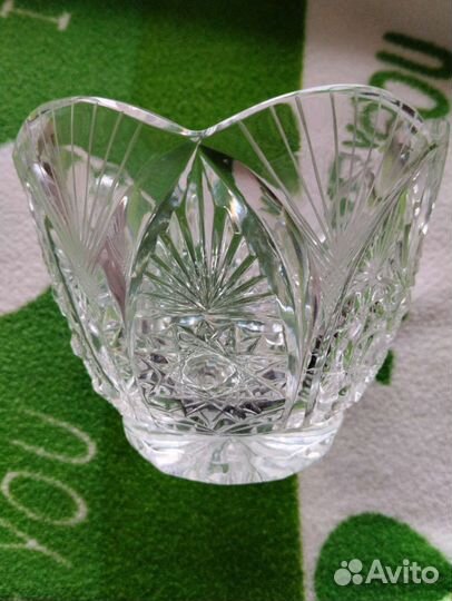 Посуда:ваза,ладьи, рог,конфетницы-хрусталь винтаж