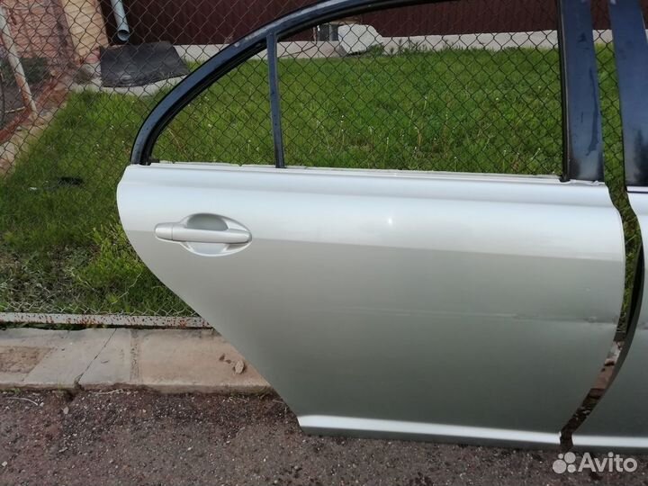 Двери авенсис 250 avensis 2 дверь