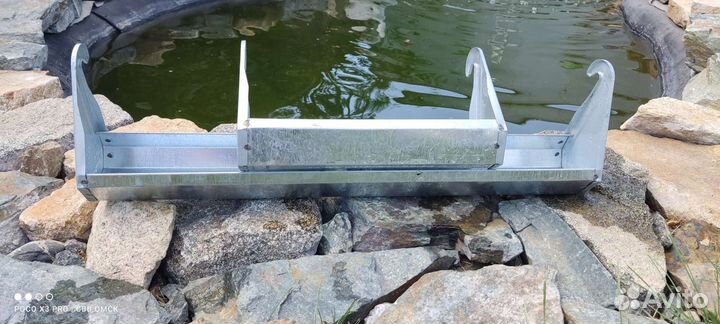 Кормушка и поилка для кур