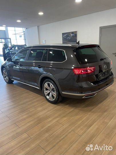 Volkswagen Passat 2.0 AMT, 2022, 27 км