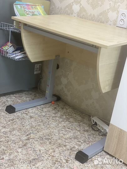 Письменный стол (парта )бу
