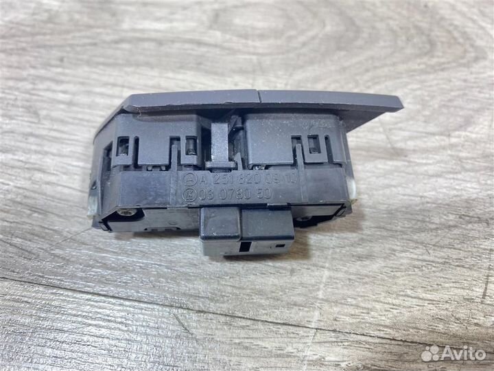 Кнопка Мерседес W164 ML