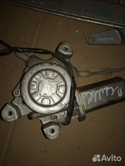 Стеклоподъемник задний правый Nissan pulsar