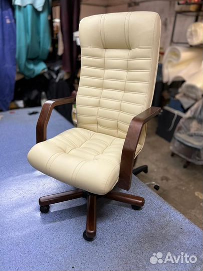 Кресло компьютерное руководительское