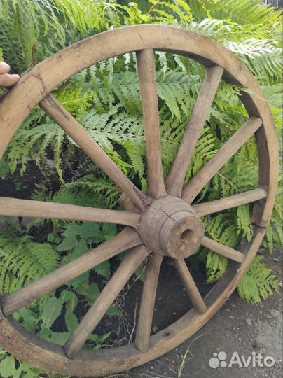 Колесо деревянное от телеги