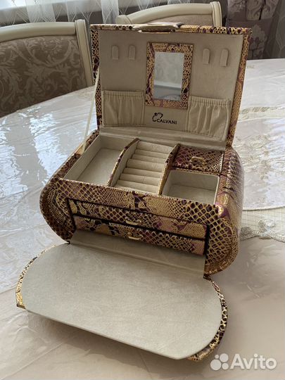 Шкатулка сундук