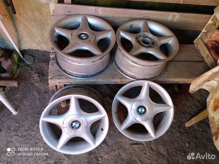 Продам титанки r15 цена за 4 шт