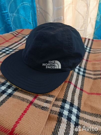 Бейсболка двусторонняя на флисе The North Face