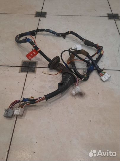 Проводка двери передняя левая Toyota Camry 40