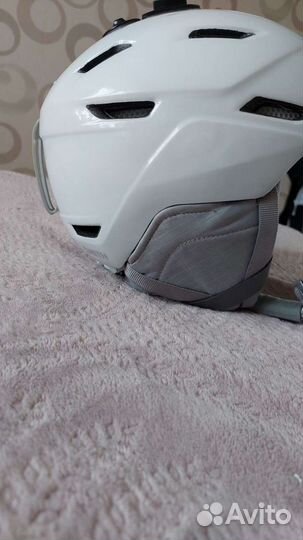 Шлем горнолыжный женский