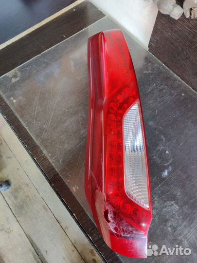 Фонарь задний левый Nissan x trail t 31