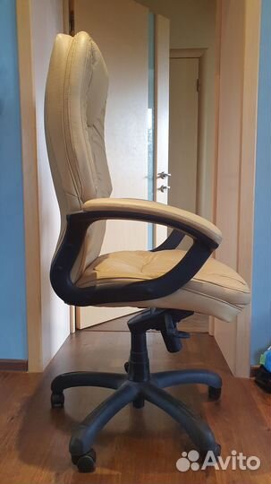 Офисное кожаное кресло Бюрократ T-9970axsn