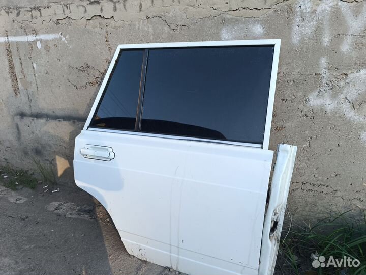 Дверь задняя правая на ваз 2104