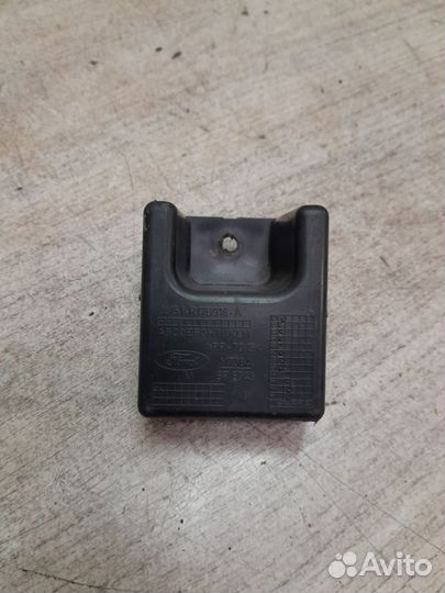 Кронштейн заднего бампера Ford Focus II (2005—2008