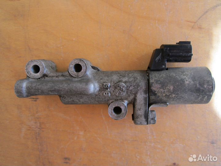 Клапан изменения фаз грм правый Nissan Murano Z50