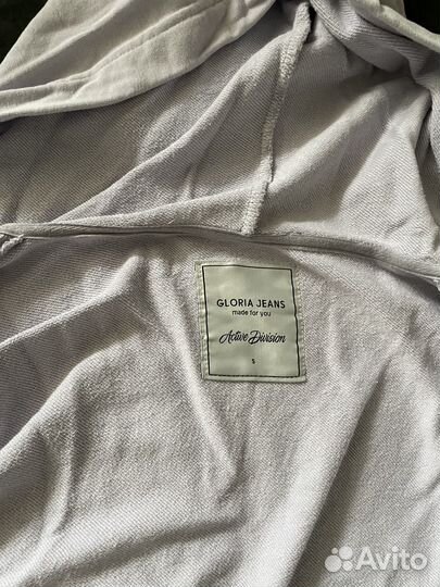 Укороченная кофта на молнии