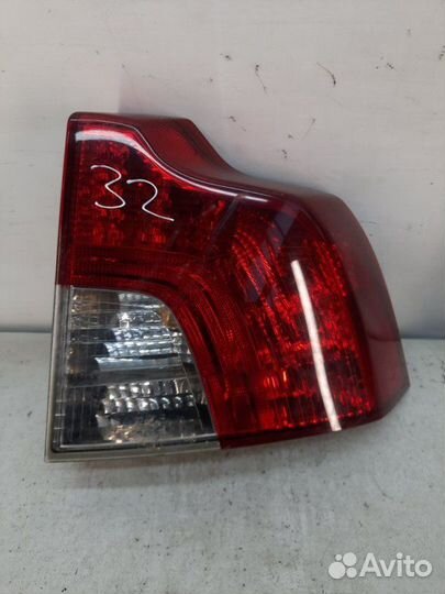 Фонарь задний правый Volvo S40 седан 2.0 D4204T2