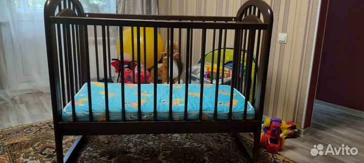 Детская кроватка