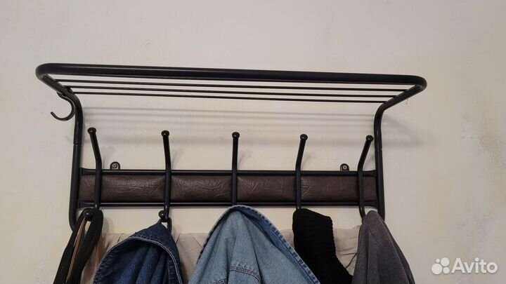 Вешалка настенная металлическая