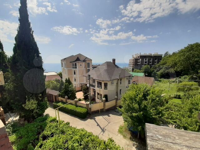 Дом 450 м² на участке 9 сот.