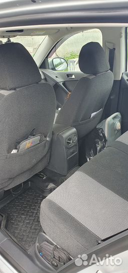 Volkswagen Tiguan, 2012