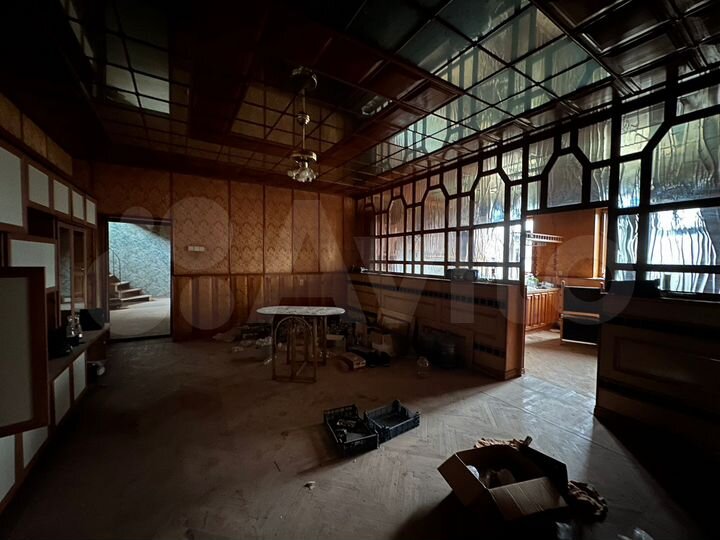 Коттедж 608,1 м² на участке 21,8 сот.