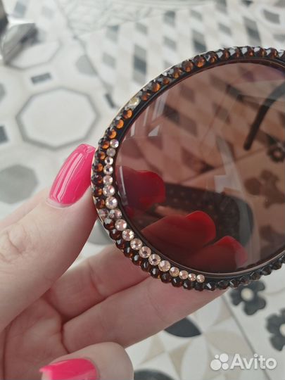 Солнцезащитные очки женские брендовые