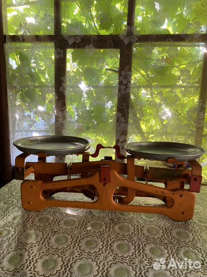 Весы торговые с гирями СССР