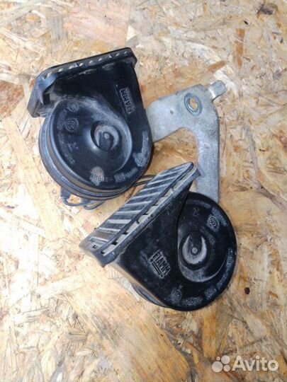 Звуковой сигнал Opel Astra J седан 1.6 бензин