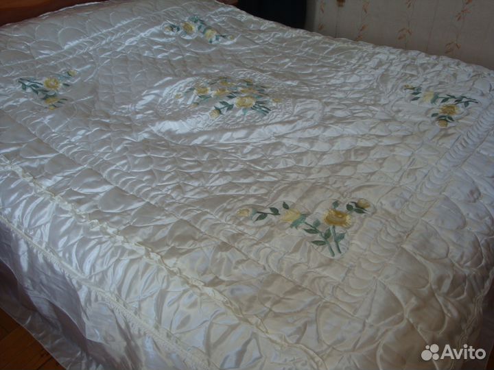 Новый комплект покрывало и две наволочки