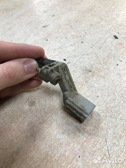 Датчик положения коленвала Volkswagen cfna